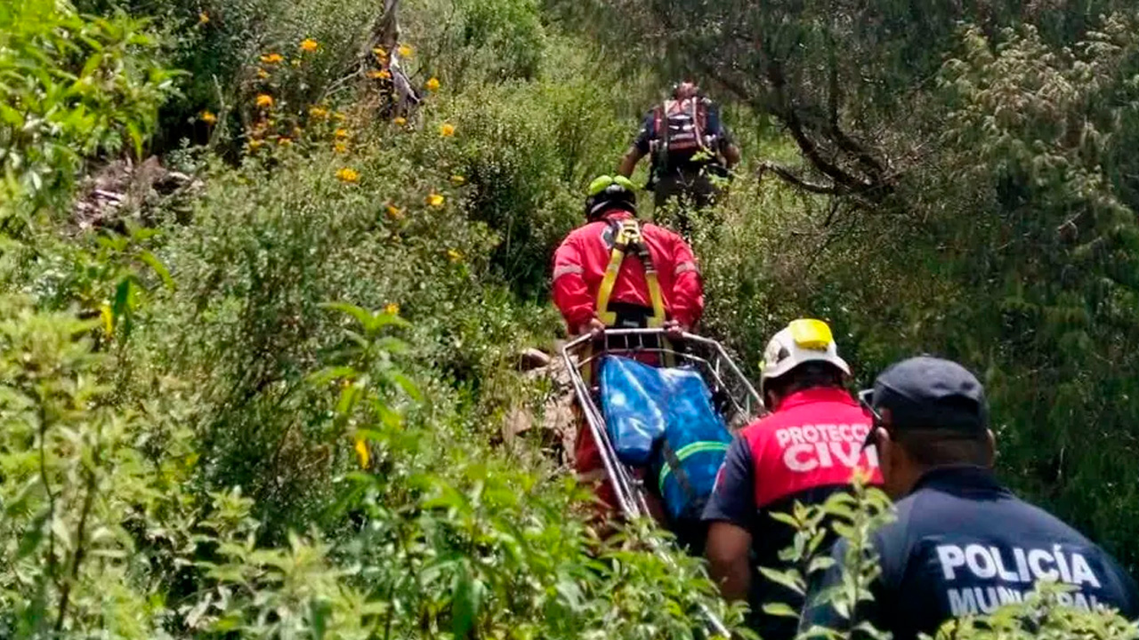 Mujer alemana es rescatada tras sufrir caída en cerro de Ixmiquilpan, Hidalgo