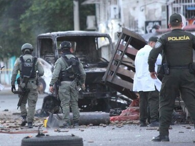 Tras la primera detonación, fueron lanzados varios artefactos explosivos en el mismo sector | Mario Caicedo