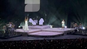 El concierto tuvo una duración aproximada de 90 minutos.