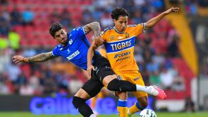 Los Gallos Blancos de Querétaro recibieron a los Tigres de la UANL en el Estadio Corregidora para disputar la Jornada 3 del Apertura 2026.
