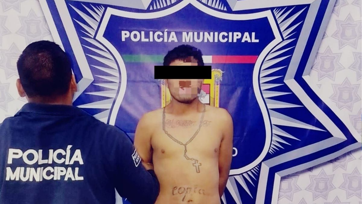 La afectada permitió el ingreso de los oficiales al domicilio para realizar la captura del presunto agresor.