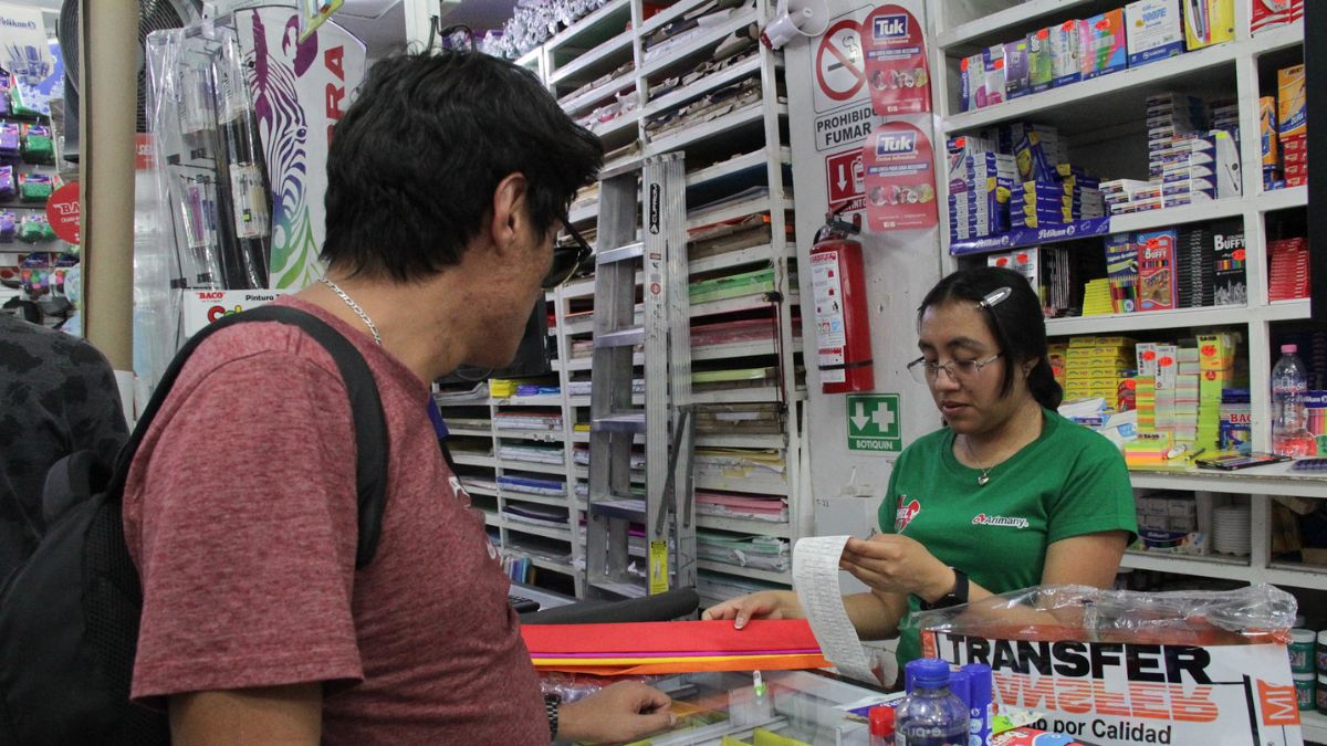 El Paseo Bravo se convertirá en el epicentro comercial para la compra de útiles escolares / Es Imagen
