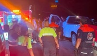 Tras recibir el reporte del accidente personal de seguridad pública arribaron a la zona para auxiliar a la personas involucradas | Redes sociales