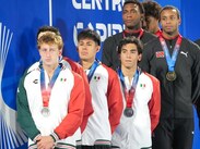 Santiago Blanco (cuarto atleta con el uniforme de México) en el podió de los Juegos Centroamericanos y del Caribe 2026 | Gobierno de Puebla