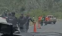 Autoridades investigan un accidente en la salida de Iturbide que dejó un saldo preliminar de tres muertos.| Especial