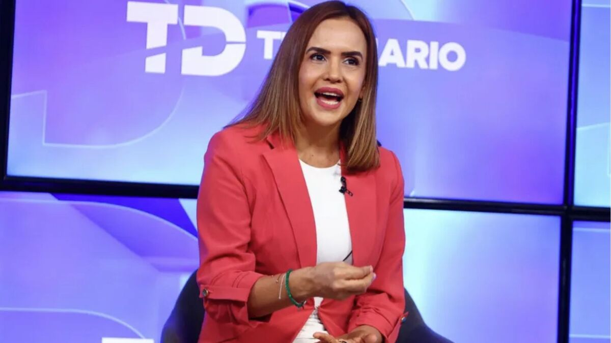 Clara Luz Flores destaca unidad en Morena y pone el foco en movilidad y seguridad.| Luis Guerra