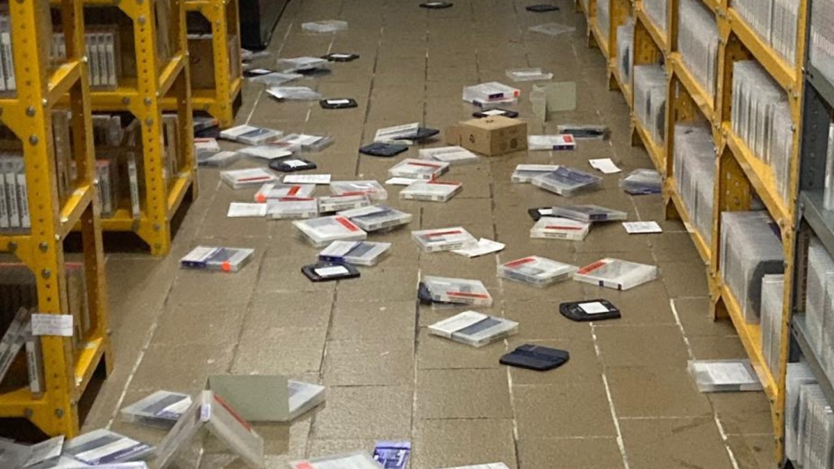 Denuncian daños en videoteca de Canal Once; material de Cristina Pacheco fue afectado tras toma de instalaciones. / Alma Paola Wong