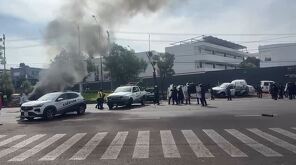 El enfrentamiento ocurrió a las afueras de la casa de Gobierno de Michoacán en la ciudad de Morelia