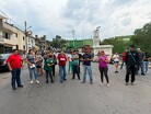 Familiares del paciente se manifestaron afuera de la clínica 1 en Saltillo para exigir justicia ante la presunta negligencia. | Jesús Villegas