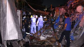 Fuerte explosión de pirotecnia en un mercado en Acapulco deja al menos seis personas lesionadas y varios locales destruidos. | Especial