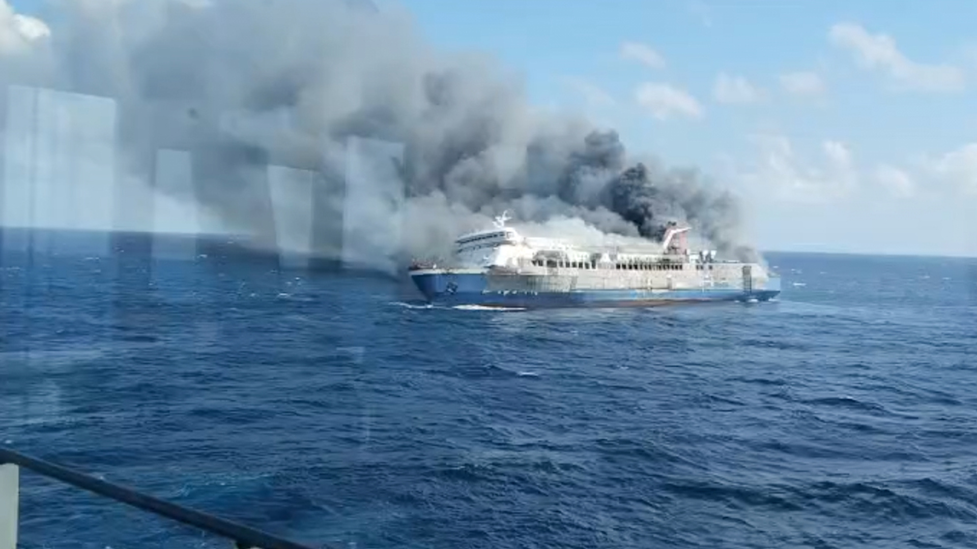 Incendio en ferry deja cinco muertos y 41 desaparecidos en Indonesia. TD Nocturno CdMx, 03 de agosto 2026