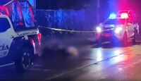 Un motociclista de aproximadamente 21 años murió durante la madrugada de este sábado tras derrapar en Tlalnepantla. | Telediario