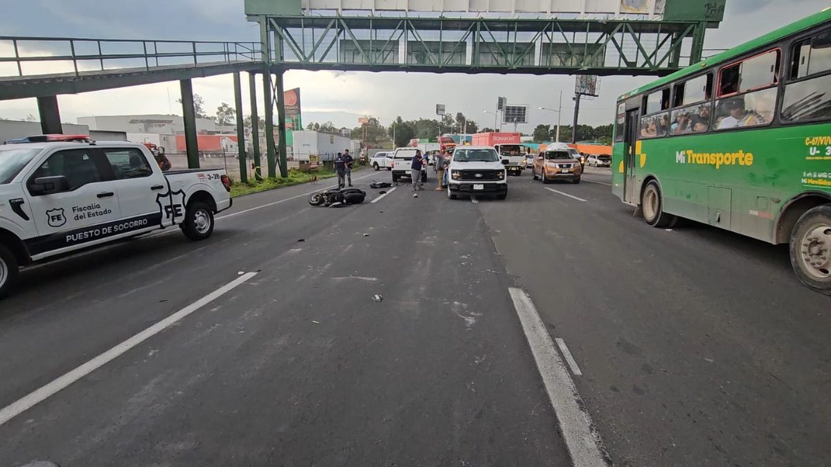 Muere motociclista tras ser atropellado por un vehículo pesado sobre carretera a Chapala.