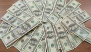 El precio del dólar sigue siendo repercutido por temas geopolíticos. | Magnific