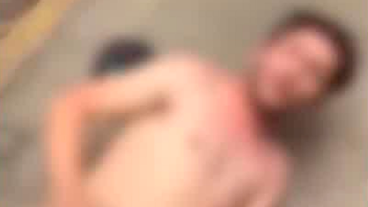 Presunto ladrón es golpeado y encuerado por comerciantes durante feria en Tulancingo