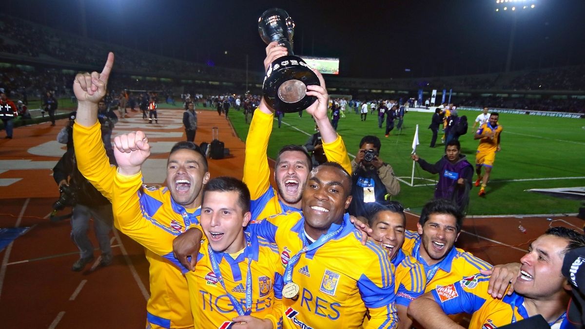 Tigres fue campeón del Apertura 2015 tras vencer a Pumas en penales en una de las finales más cardíacas de la historia de los torneos cortos.