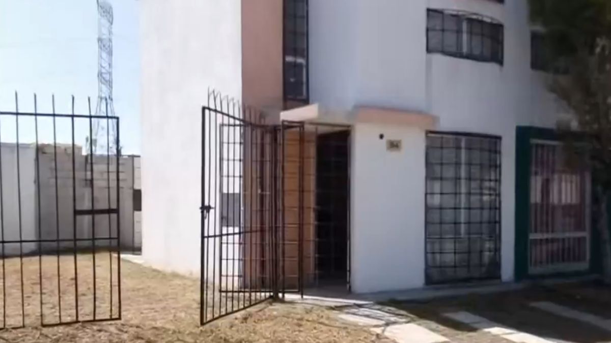 Ángel continúa recibiendo los descuentos a su sueldo por el paga de la casa de la que fue despojado en Zumpango. | Cortesía