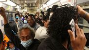 La caída de objetos a la vías del Metro CdMx puede generar retrasos en el servicio. | Rogelio Morales | Cuartoscuro