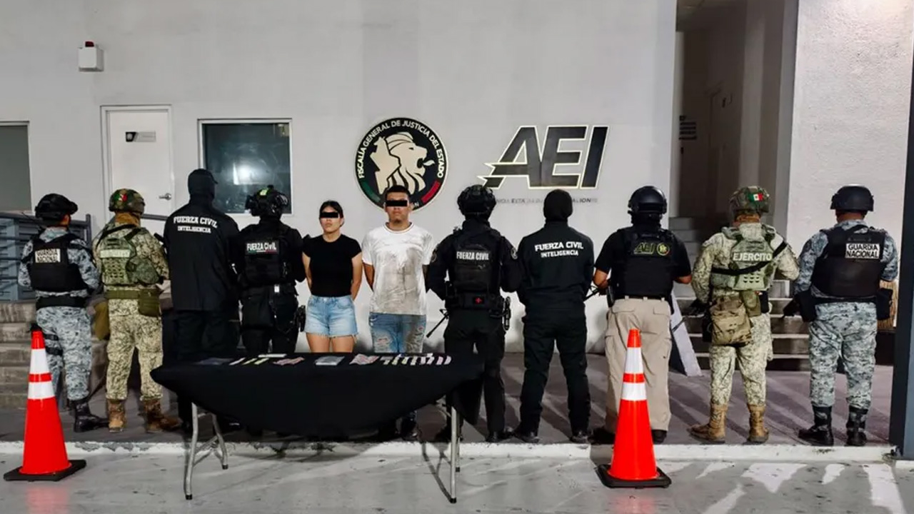 Detienen a pareja con más de 100 dosis de droga en el Centro de Monterrey