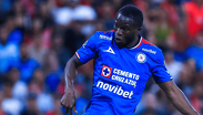 Joel Huiqui buscará superar primera serie de liguilla con la figura de Eberé en Cruz Azul. | @CruzAzul