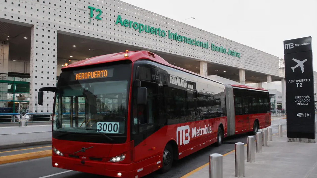Lanzan nueva ruta del Metrobús para conectar las terminales del AICM
