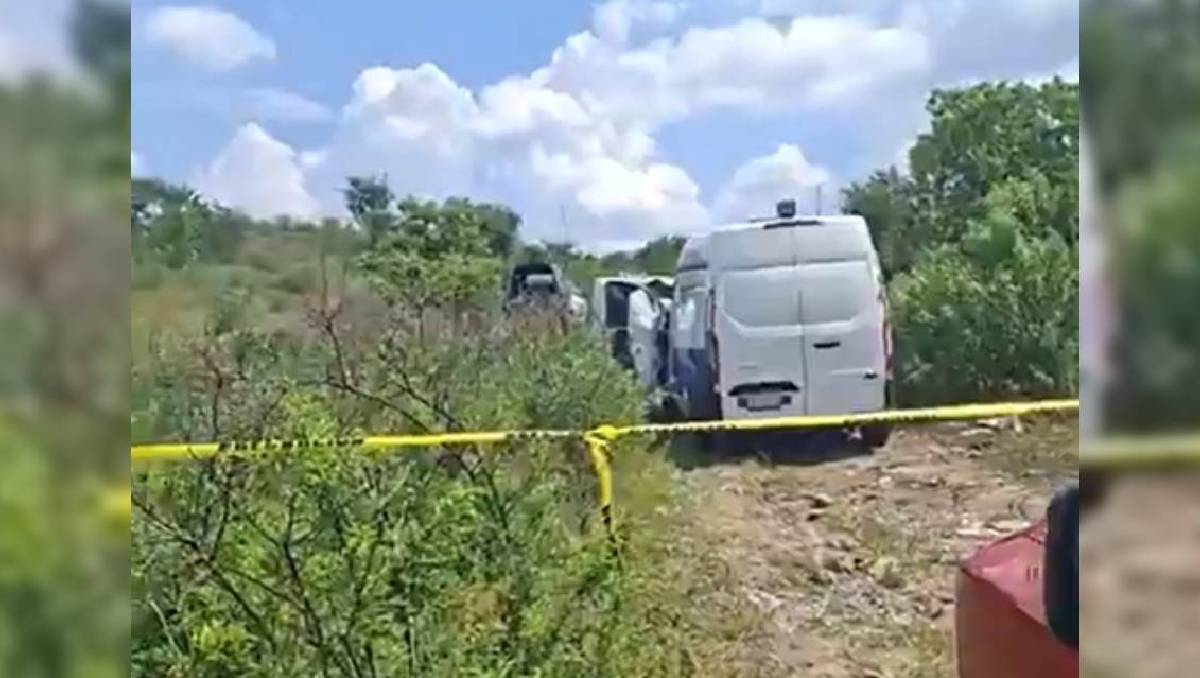 Personal del Servicio Médico Forense acudió en donde se encontraban los cuerpos sin vida | Redes sociales