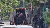 Al sitio acudieron paramédicos de la Cruz Roja Mexicana.| Especial