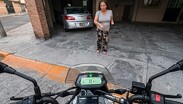 Usuarios comenzaron a señalar que la mujer presuntamente mantiene una actitud similar con otras personas.