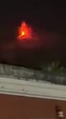 Volcán de Fuego en Guatemala entra en erupción; activan alerta de emergencia