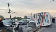 El accidente movilizó a elementos de Protección Civil de Nuevo León y paramédicos de la Cruz Roja.