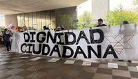 Exigen transporte digno; ciudadanos rechazan nuevos aumentos en tarifas