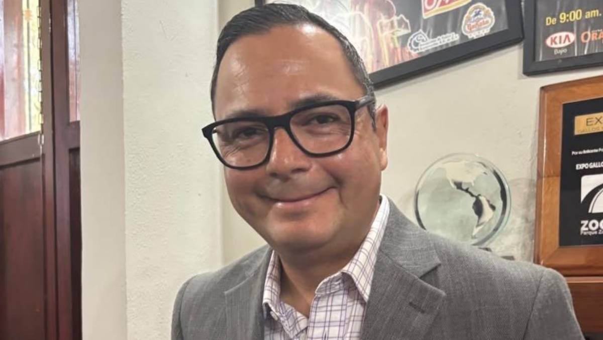Licenciado en derechos Carlos Caballero Acosta | Redes sociales