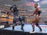 Penta el Cero Miedo defendió su Campeonato Intercontinental de WWE ante el recién desenmascarado Chad Gable.