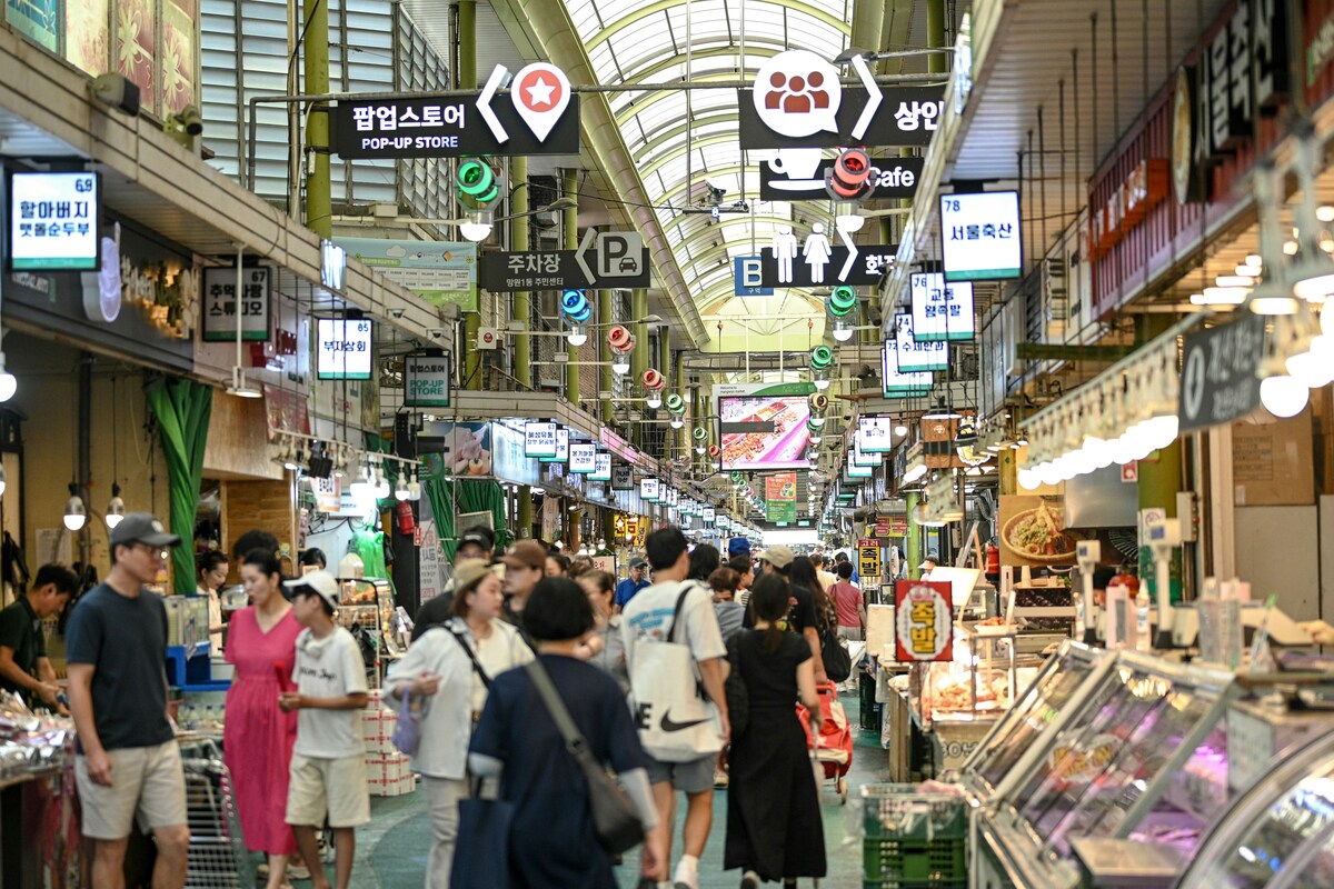 Los principales factores del éxito de las tiendas de Korean Market son el fenómeno Hallyu, que abarca la música, las series y películas coreanas.
