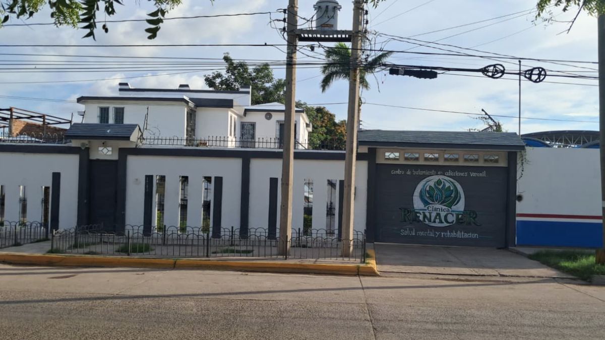 El reporte de emergencia movilizó a los cuerpos de auxilio hacia el centro de rehabilitación situado sobre el bulevar Jiquilpan.