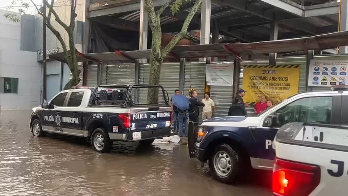 La zona fue acordonada por elementos de la Policía Municipal tras la muerte del trabajador