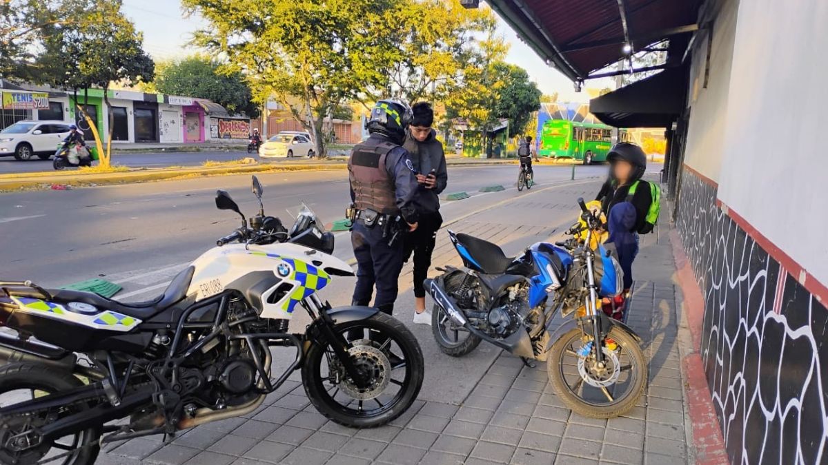Los conductores de Guadalajara opinan que el casco te puede dar mayor probabilidad de evitar lesiones en la cabeza