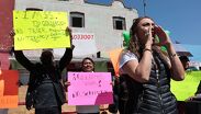 Con consignas y cartulinas, pacientes trasplantados se manifestaron pacíficamente frente al Hospital de San José / Agencia Es Imagen