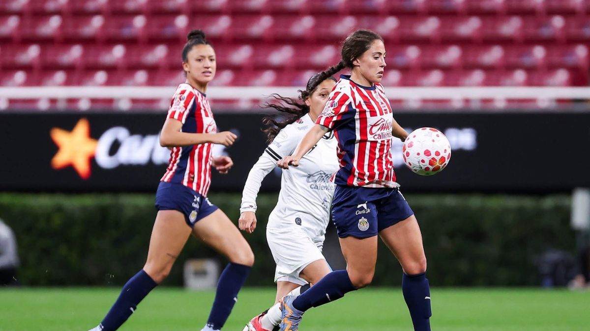 Eva González tiene fija su meta y esa es ser campeona con Chivas Femenil | vía Eva González-Tate