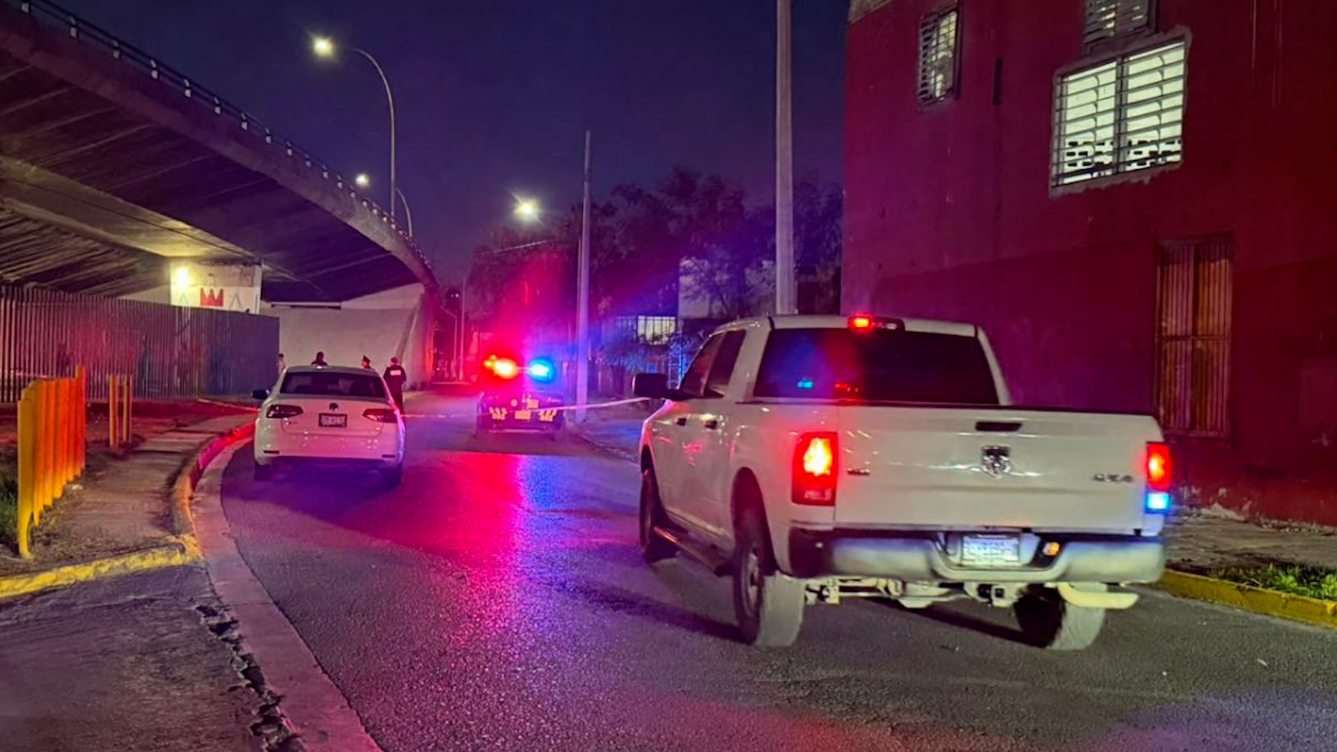 Hallan dos cuerpos dentro de auto abandonado en Monterrey. TD Nocturno Monterrey, 06 de agosto 2026