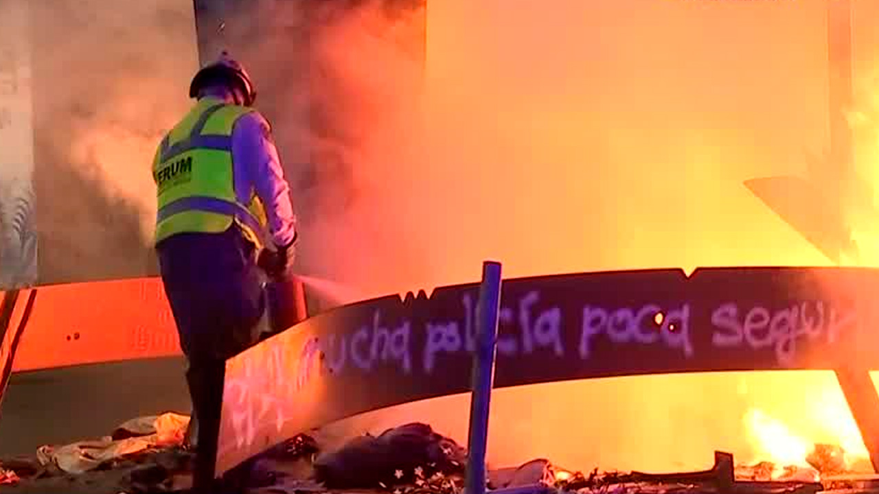 Incendio consume campamento improvisado en la colonia Centro de la Ciudad de México