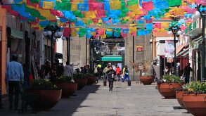 Las mesas de trabajo buscan escuchar a comerciantes, pues cerrar la Calle de los Dulces a vehículos podría traducirse en menos visitas / EsImagen