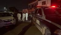 La movilización policiaca comenzó varias horas después del crimen, cuando una persona acudió al domicilio.