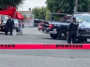Oficiales de la Policía de Guadalajara resguardaron a los dos niños tras el ataque y darán seguimiento a su situación
