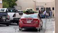 Arreglos florales, veladores y mensajes de condolencia acompañaron las salas de velación.| Jesús Villegas