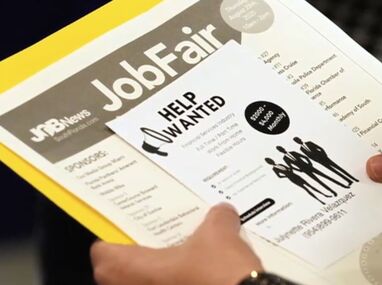 Cae el empleo en julio en EU y aumenta la presión política sobre Donald Trump