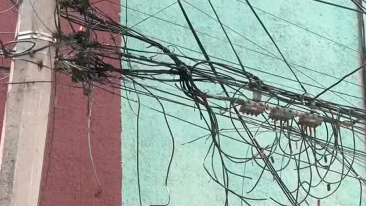 GAM: Explosión en cableado eléctrico afecta suministro en la colonia Vallejo