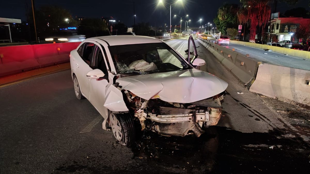 Fue justo al llegar al tramo de la colonia Villa Florida donde el conductor perdió el control tras dar un pestañazo.