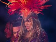 Karol G junto a Bruno Mars y Drake en temas como ‘Still’ y ‘Ahí’, sumando a Greg Gonzalez, Judeline y Rusowsky a su repertorio.