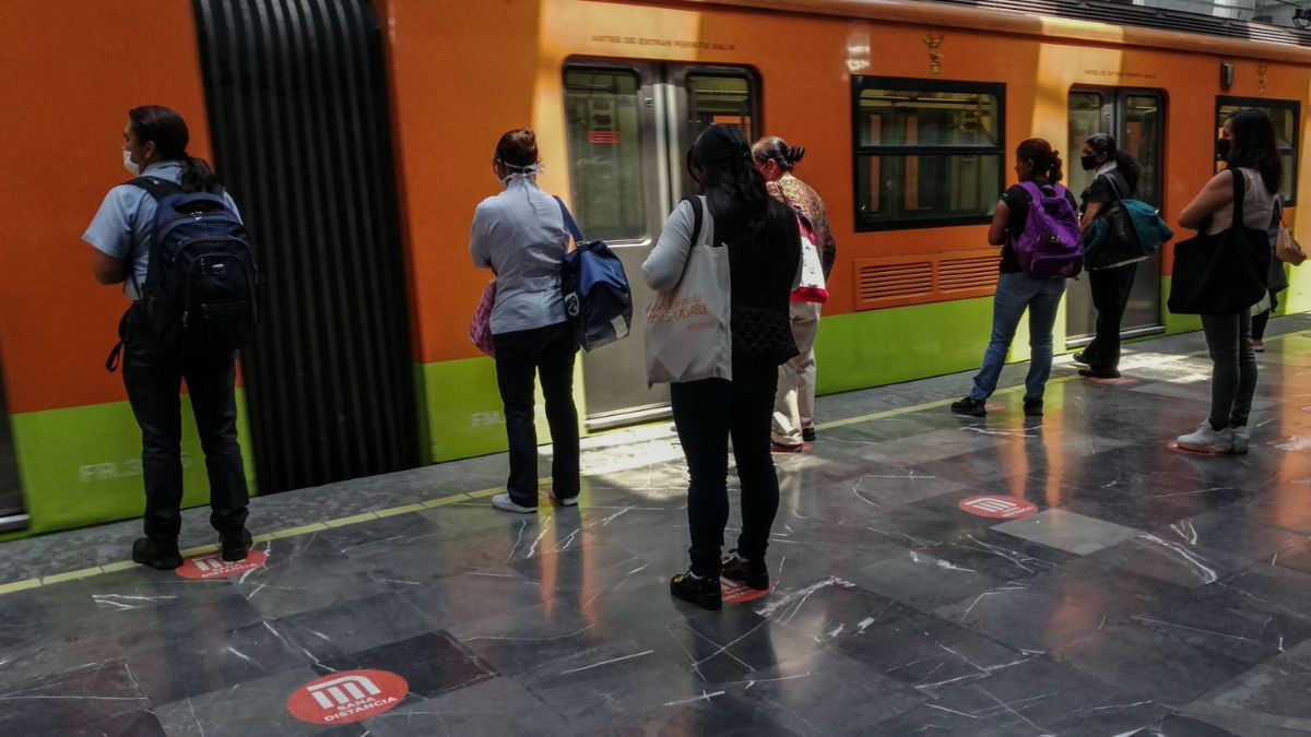 El Metro CdMx suele presentar mayor afluencia en horarios de entrada y salida de actividades de trabajo y educativas. | Andrea Murcia | Cuartoscuro